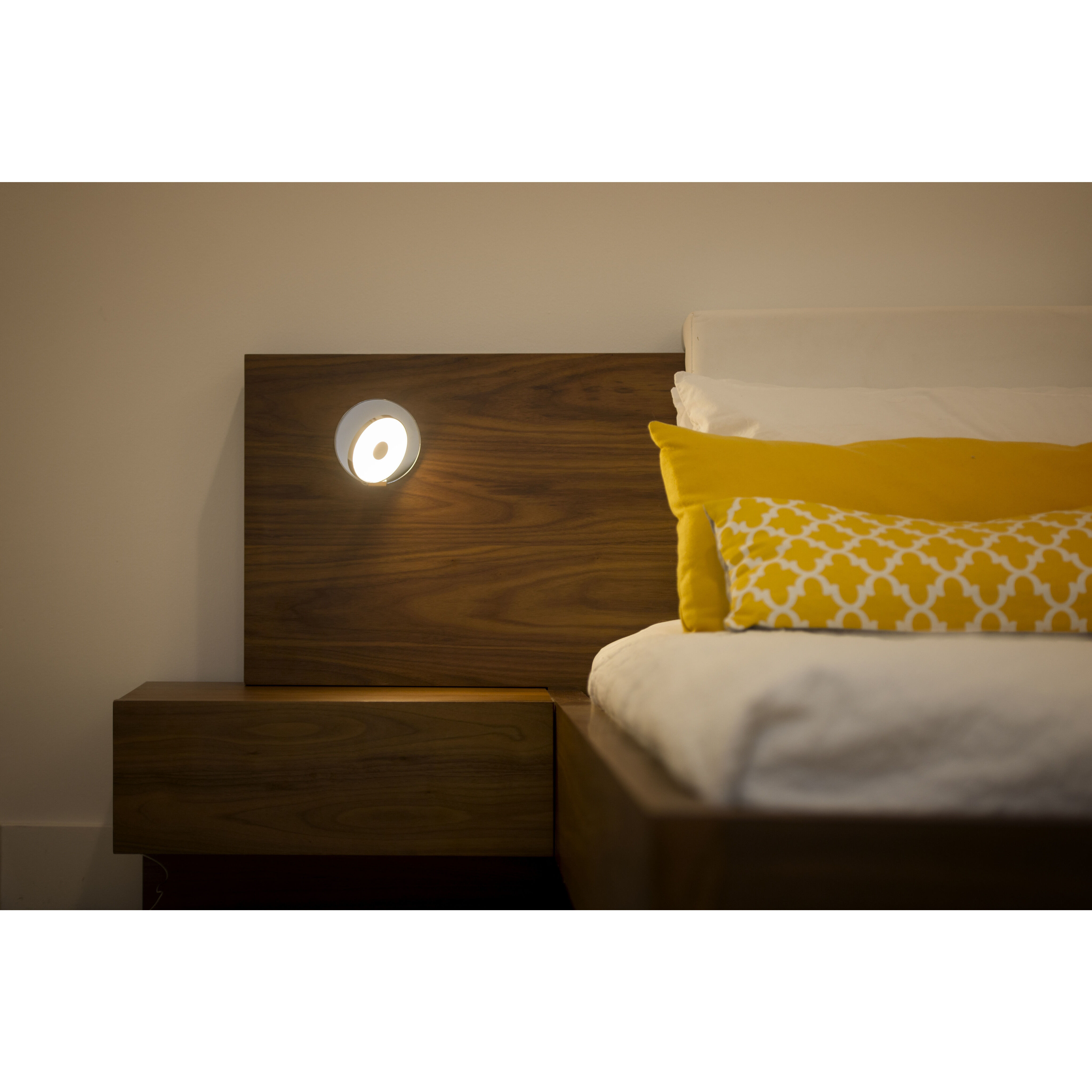 Gravy LED 4 inch Matte White with White Oak Wall Sconce Wall Light, Plug-in